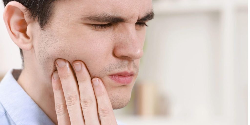 How to Relieve Pain After Tooth Extraction When It Gets Worse